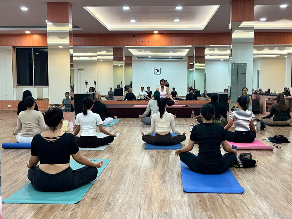 Yoga class in BisaFitness Tiban
